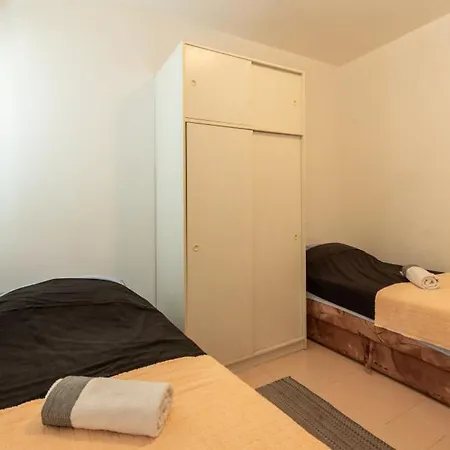 Max By Guide Apartman