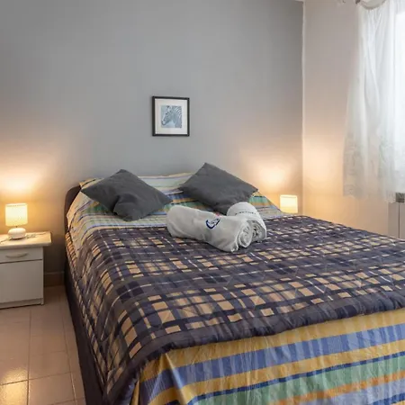 Max By Guide Apartman